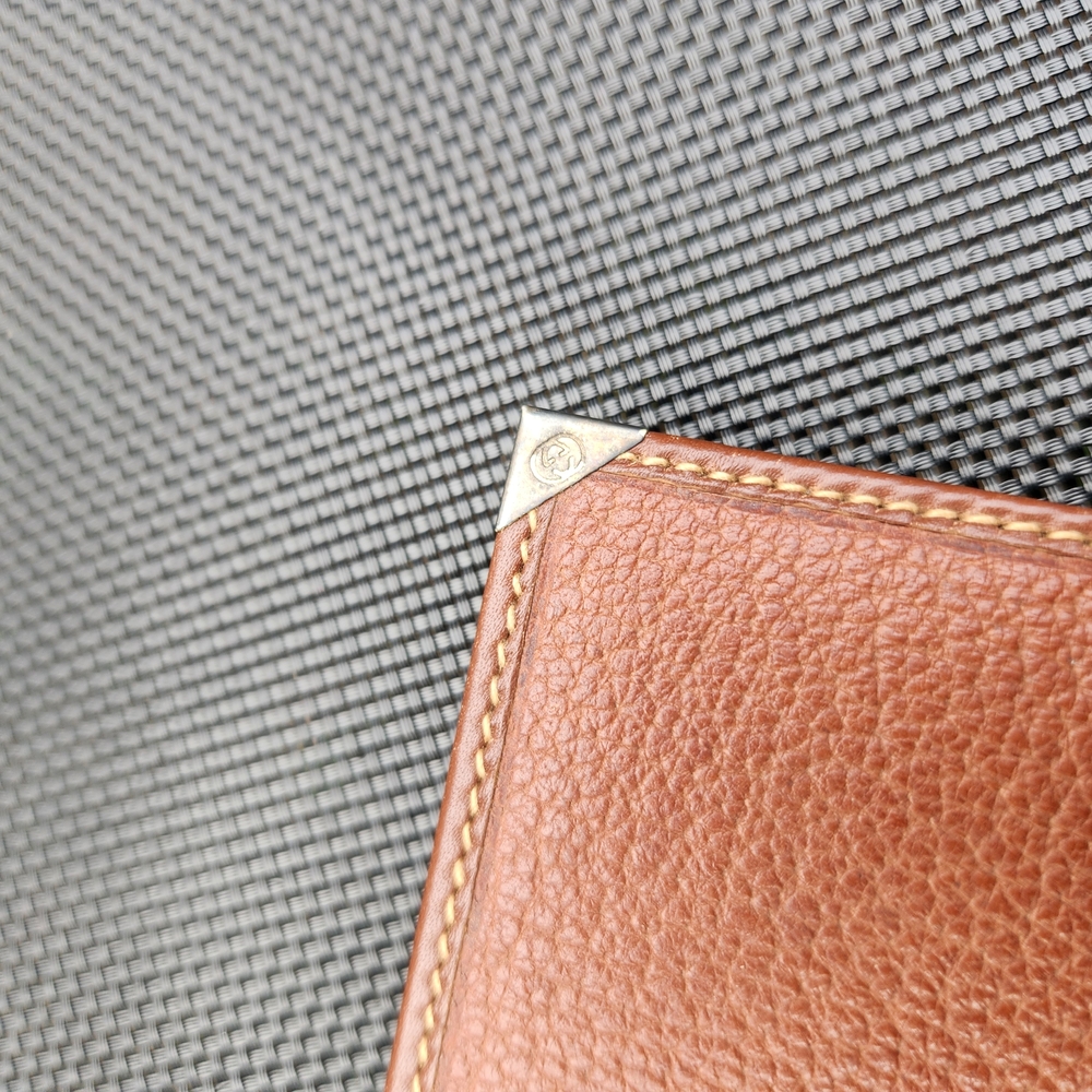 GUCCI Brown Leather GG Logo Checkbook and credit card cover Wallet - Picture 10 of 16